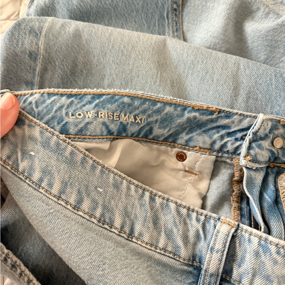 American Eagle Outfitters Light Blue Low Rise Jeans - Picture 3 of 4